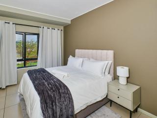 Regentis Executive Stays at The Atrium unit 151 - 3