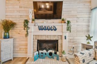 Fall Promo! Waived Resort Fee! Family Friendly, Steps to Beach! - St Pete Beach - 4