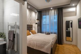 Super Central Cosy 1BR Near NewYork Cafe w View - 2