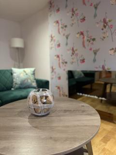 Amore Apartment - Cosy, Modern Top Floor Apartment - 9