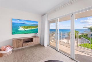 Ocean Views from Every Room on Seven Mile Beach - 8