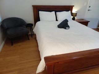 Cosy Haven - Large Comfy Dwelling - 1