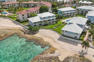 George Town Villas 30 2 Bedroom with Pool and Ocean Views - 4