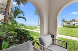 Newly Remodeled 2 Bedroom Condo on Seven Mile Beach - 7