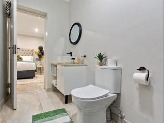 Self Checkin - Luxury Tranquil Apartment in Guesthouse - 5