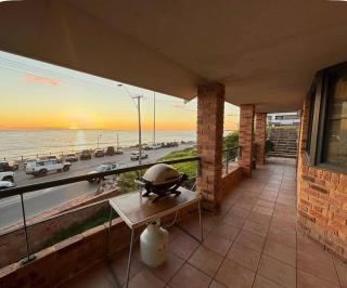Beachfront Holiday Home - 9