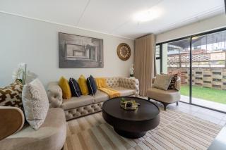 #AlimamaSpaces Modern 3BR Apartment with Pool in Boksburg - 0