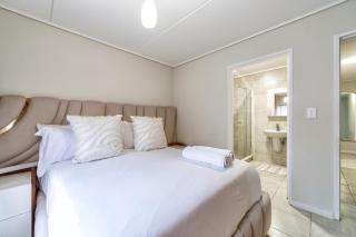#AlimamaSpaces Modern 3BR Apartment with Pool in Boksburg - 6