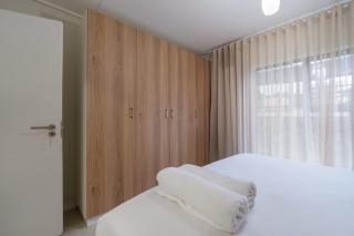 #AlimamaSpaces Modern 3BR Apartment with Pool in Boksburg - 4