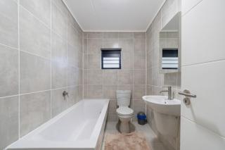 #AlimamaSpaces Modern 3BR Apartment with Pool in Boksburg - 2