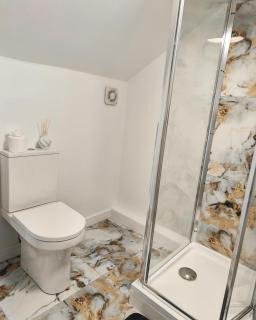 Huge contractor home - entire team 6 bed sleeps 10 - 7