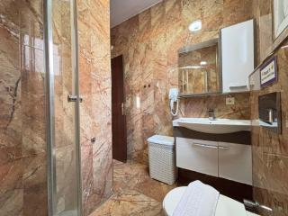 Modern 3BR Near Metro and Cevahir - 5