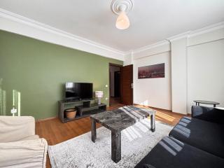 Modern 3BR Near Metro and Cevahir - 3