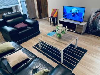 Crown Apartments -1Bedroom - comfortable & spacious , with an awesome base to explore Kigali - 8