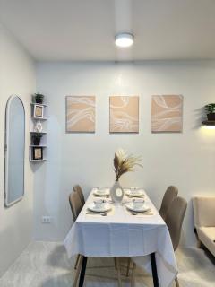 IsaVilla Suite Cozy 2BR Near Malls & Schools - 8
