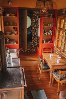 Benno der Wagen - kreativ gestaltetes Tiny House AM WALDRAND Nahezu Alleinlage Rennsteig Grünes Band NATUR PUR Hund willkommen - 8