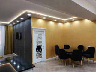 Yvn Estates I Luxury Apt Prime Center - 0
