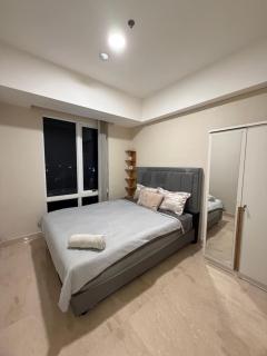 Podomoro Delipark Apartemen CozyCrowd Empire Tower 4BR 4 King queen bed Medan - 110m - 1