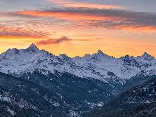Peakline Panorama by Mrs Miggins - 8