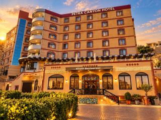 Petra Canyon Hotel - 0