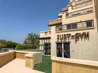 Spacious 1BR Apartment Near the Beach - 6