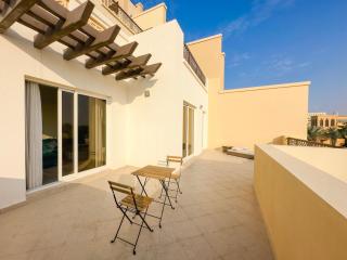 Spacious 1BR Apartment Near the Beach - 5
