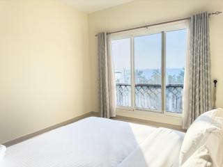 Spacious 1BR Apartment Near the Beach - 3