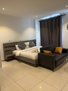 Loyalty Apartment By RT properties - 5
