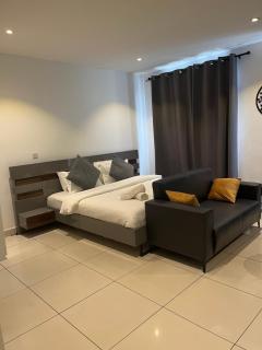 Loyalty Apartment By RT properties - 3