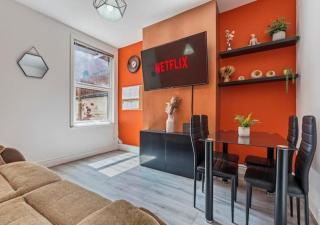 Coventry Contractor Hub - 4-Bedroom House with Free Parking-CV5 - 9