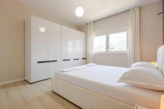 New Bazaar Apartment - Steps from City Center - 9