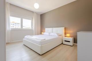 New Bazaar Apartment - Steps from City Center - 8