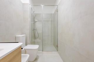 New Bazaar Apartment - Steps from City Center - 6