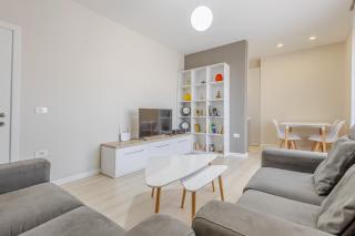 New Bazaar Apartment - Steps from City Center - 7