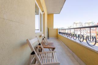 New Bazaar Apartment - Steps from City Center - 5