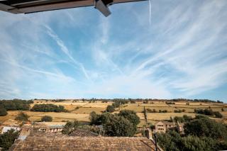 THE OLD SHOP - Cosy Holme Valley Retreat, Near Holmfirth, Free Parking and Amazing Views - 5