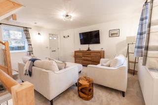 THE OLD SHOP - Cosy Holme Valley Retreat, Near Holmfirth, Free Parking and Amazing Views - 3