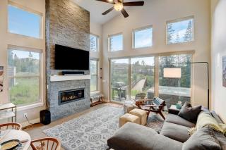 Downtown WP Cabin 44 I Private Hot Tub I Great Views I Bunk Room I Discounted Attractions - Fraser - 3