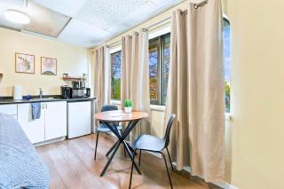 Stylish Pet Friendly Apartment Near Little Italy - 2