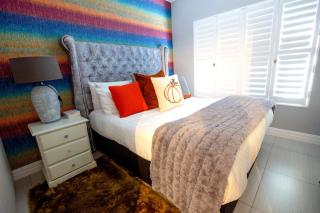 The Rainbow Room in a Luxury 3 Bedroom Home in Kyalami - 0