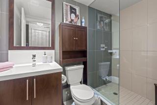 1 Bedroom 1 Bathroom Condo Sheppard Metro Free parking in Downtown Toronto - 2