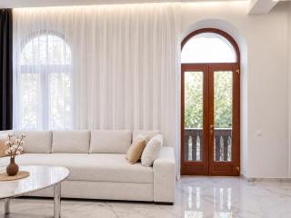 White Apartment on Moskovyan Street - 6