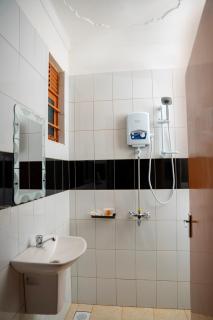 Tourists Nest Hotel - 2