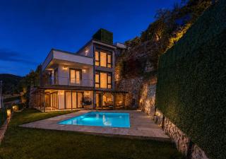 Art Villa Sapanca, Modern Villa with Heated Pool - 0