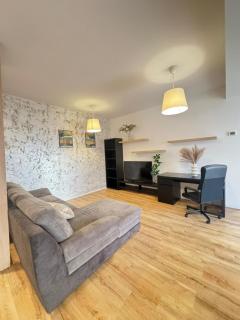 Lipatti Velvet Apartments by Glam Story - Parking option - 4