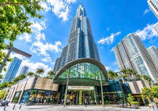 Landmark Aura Suites Vinhomes Central Park - 1