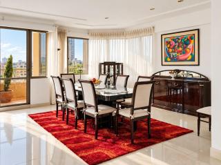 3BR Sky Oasis Penthouse with City Views Parking Country Club Zone - 4