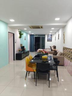 Suite Service at Tarragon Apartment - 0