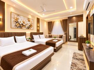Hotel SMR Stay Near Railway Station # Mahakal Mandir- Free Wifi and Car Parking Service - Best Faimly Hotel - 4