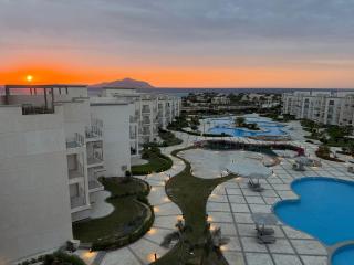 Sunny Beach Penthouse Free Beach, Pools, and Privat Roof - 3